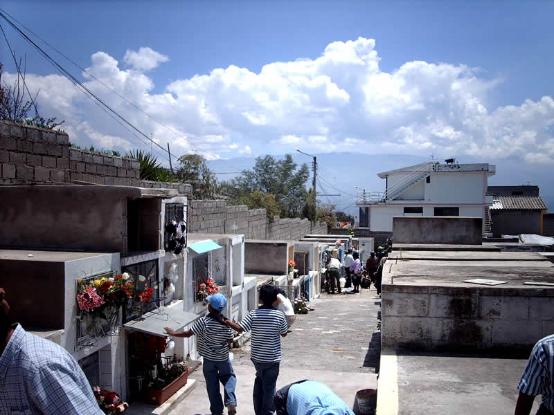 Cementerio Nayón - 2 de Noviembre